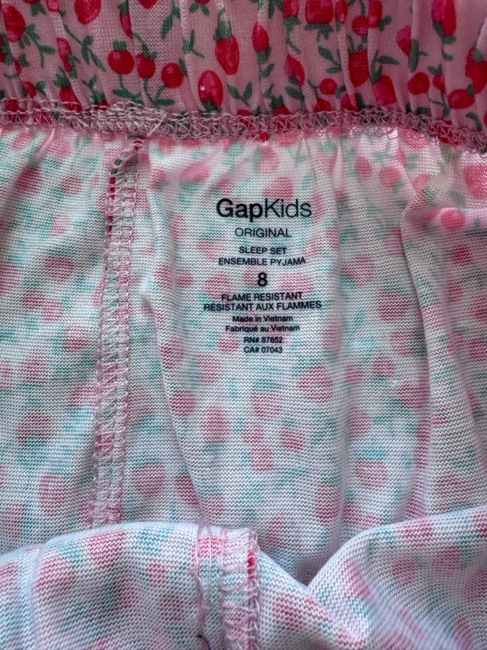 Gap Girls New Short Pajama Set in Strawberry & Cherry
Print NWT - Picture 15 of 16